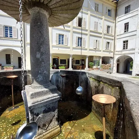 Del Santuario *